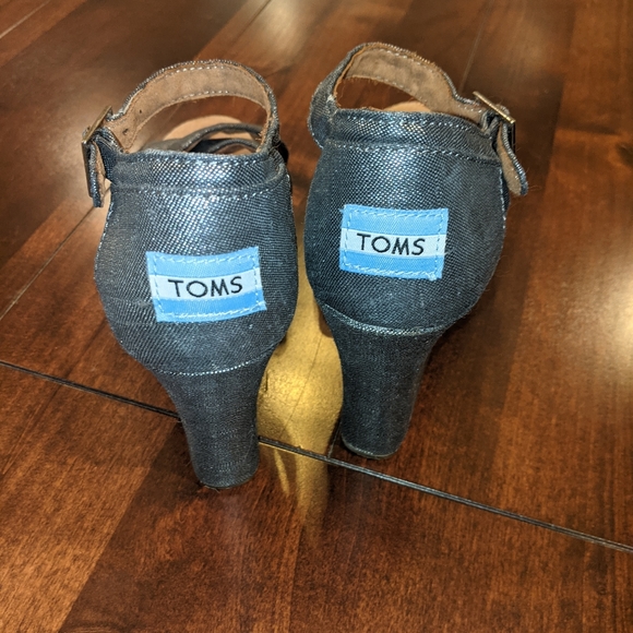 Toms Metallic Silver Wedge Sandals Sz 8 - Picture 4 of 9